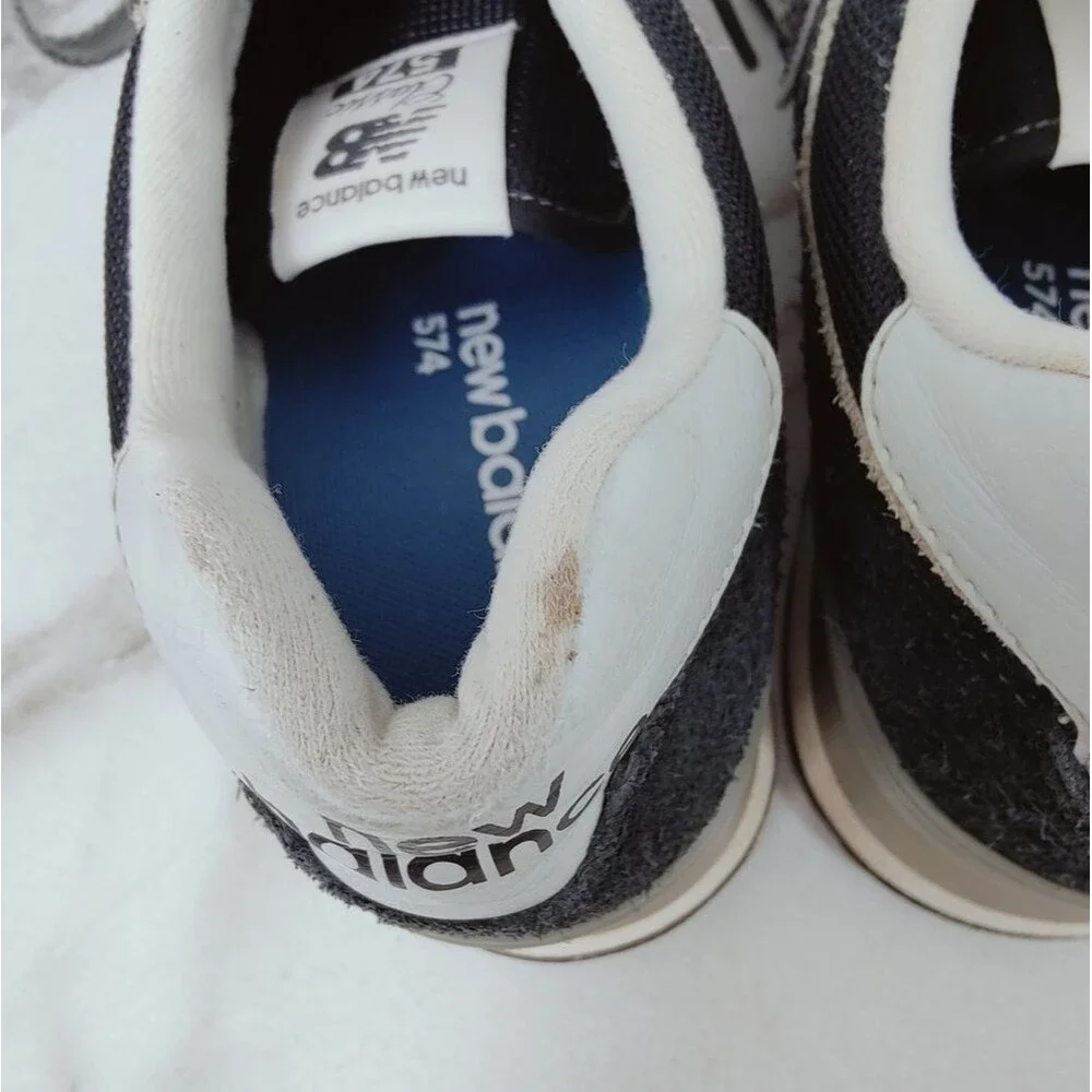 New Balance 574 Navy Suede Unisex Running Shoes Sneakers, Sz 9(M) 10.5(W)